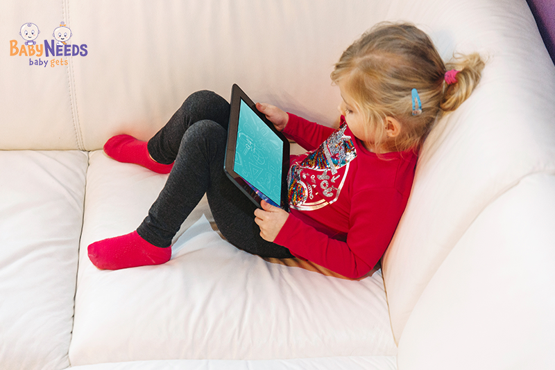 Cum să-ți ajuți copilul să se concentreze în era distragerilor digitale